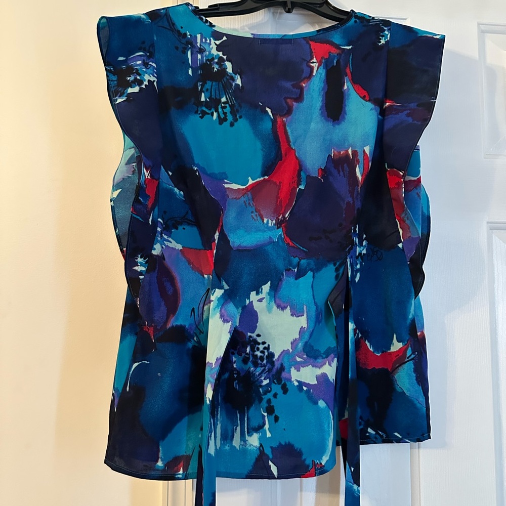 Daisy Fuentes Colorful Abstract Top - Picture 2 of 4
